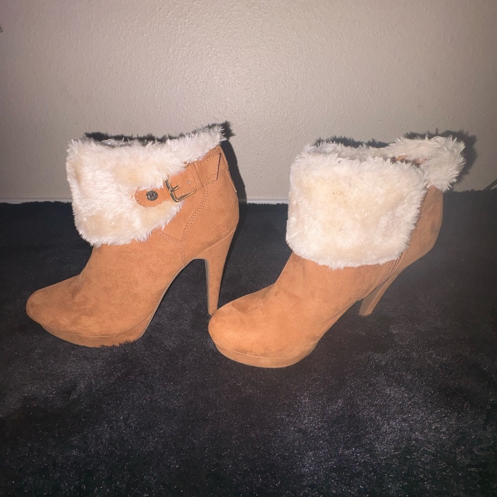 Women's Tan Ankle Boots with Faux Fur Trim - Picture 2 of 16